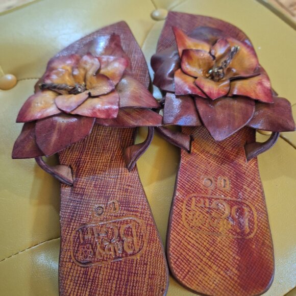 LEATHER FLOWER SLIPPERS.NEW. - Picture 2 of 3